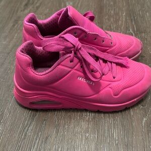 Sketchers Girls UNO Pink Size 1.5 (Used- Needs Shoe Laces)